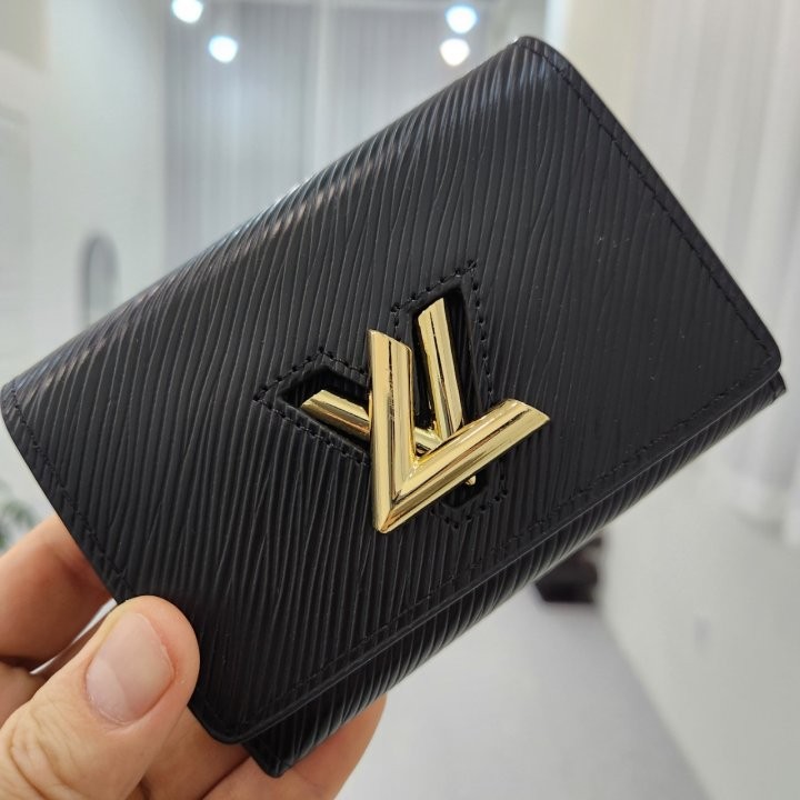 #루이비통 트위스트 중지갑