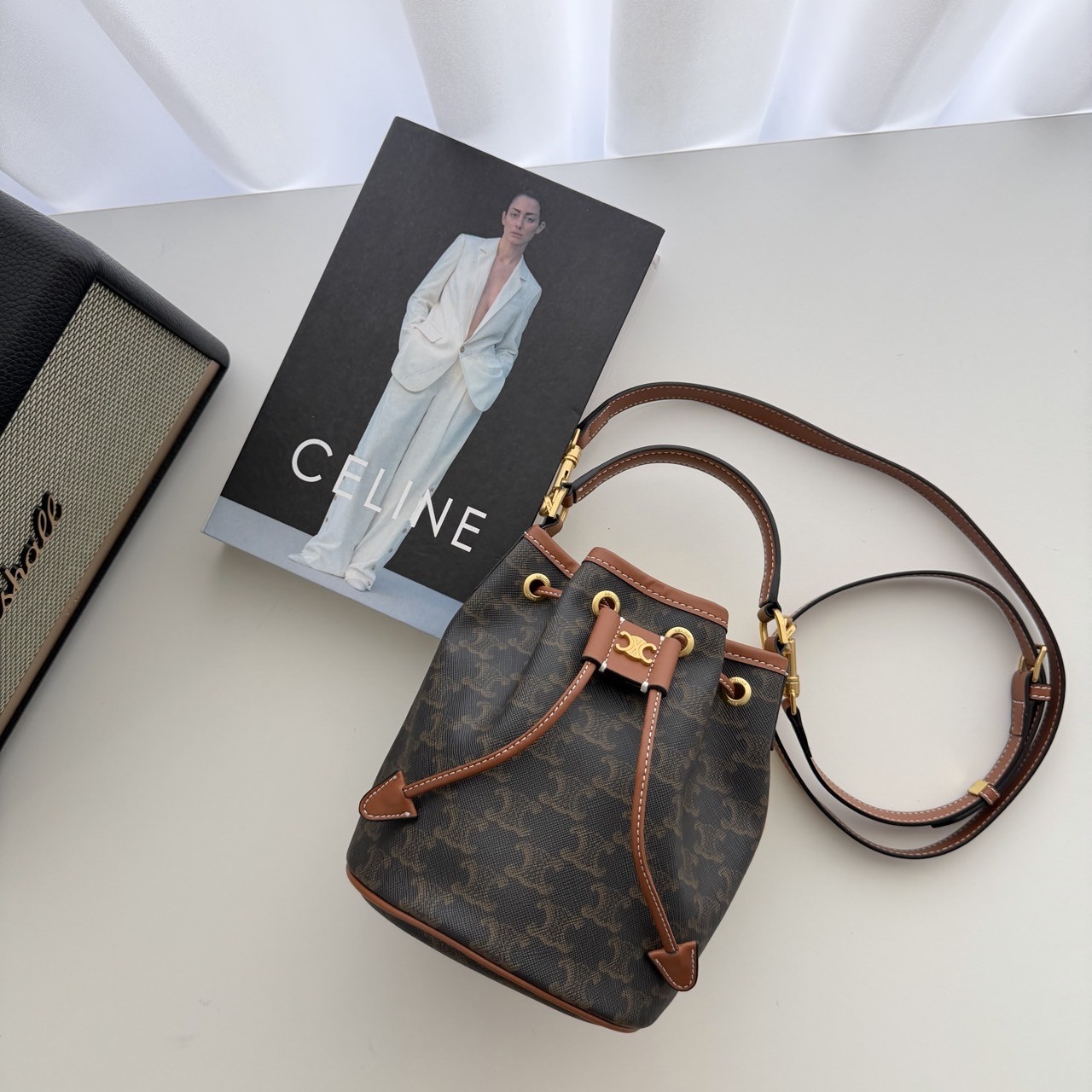 #A #셀린느 클라라 버킷백