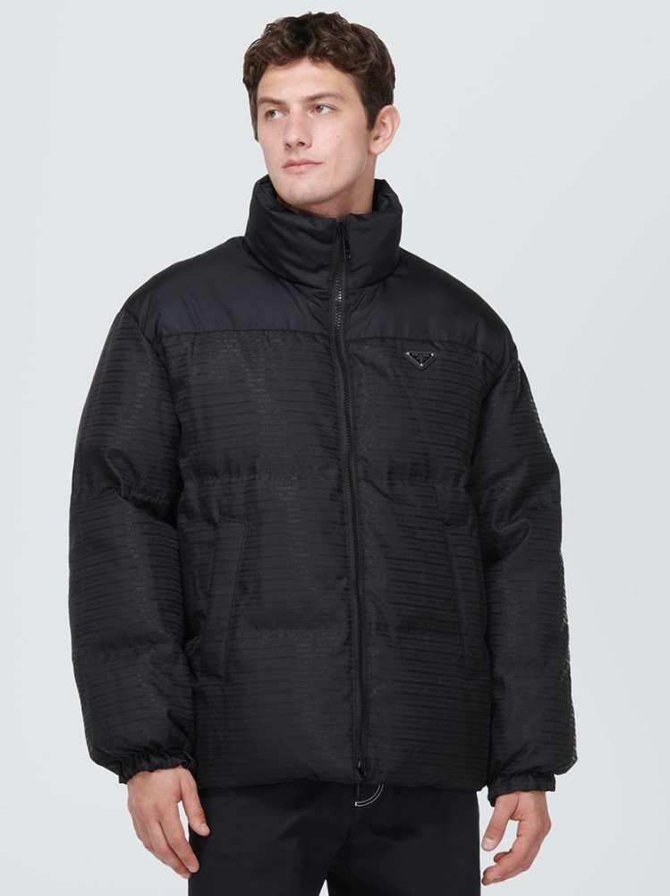 #프라다 리나일론 트라이앵글 로고 다운 자켓