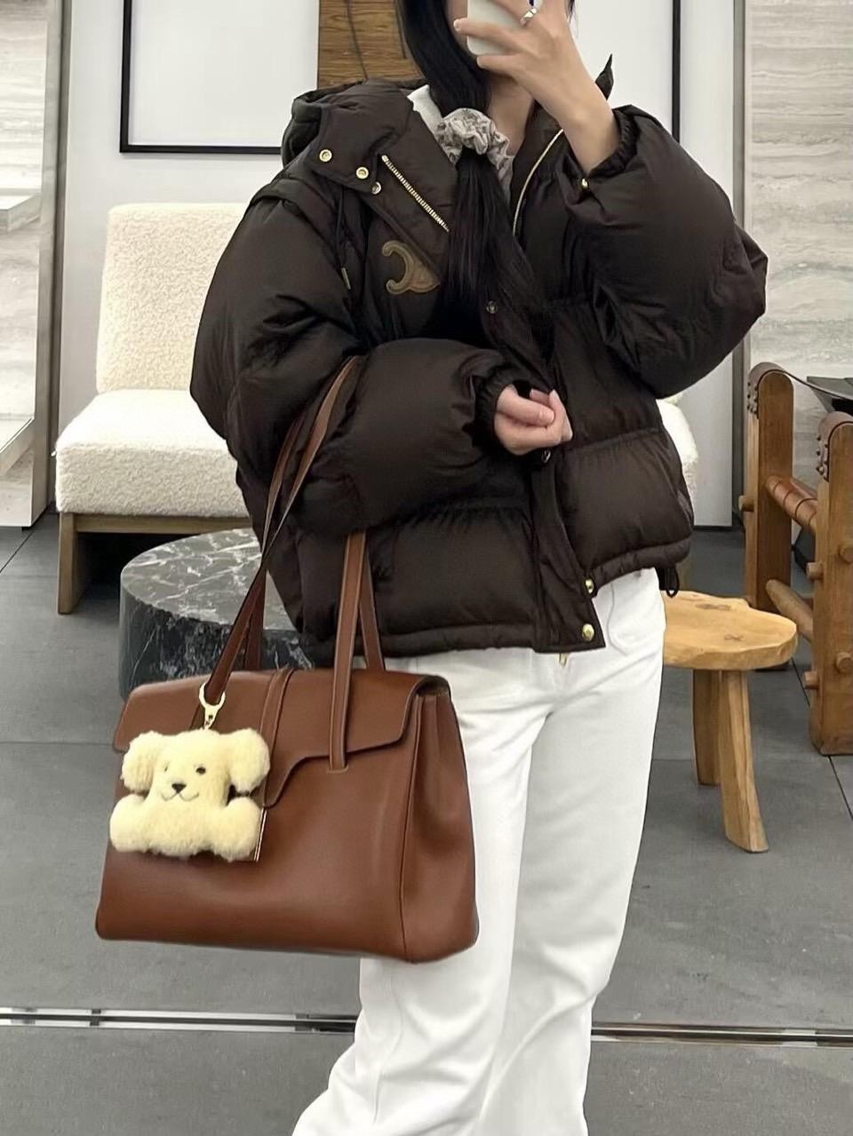 셀린느 트리옹프 하트 폼폼 키링 시어링 앤 아세테이트 내추럴 탄 키링