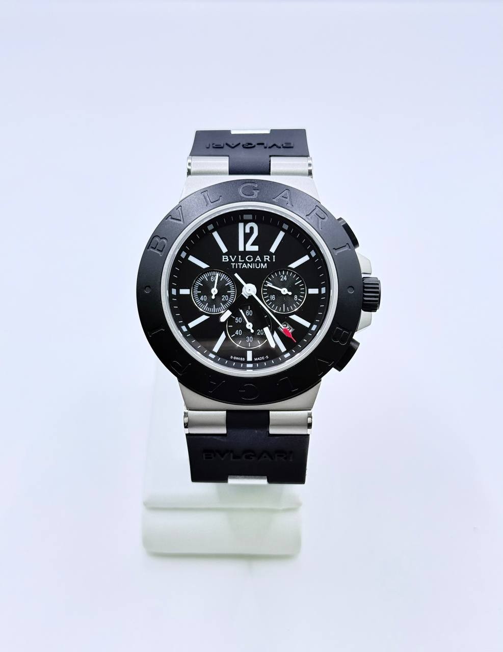 불가리 티타늄 크로노그래프 블랙다이얼