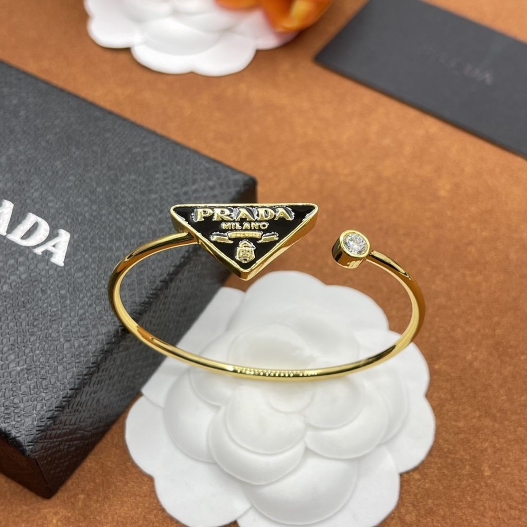 프라다 PDA13 삼각 찡 링 팔찌 골드