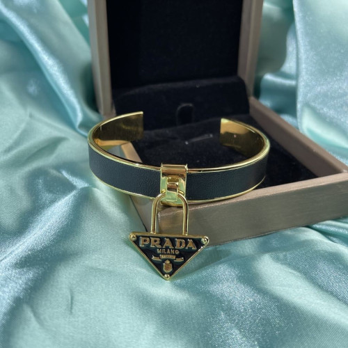 프라다 PDA14 사피아노 메탈 브레이슬릿 블랙 팔찌