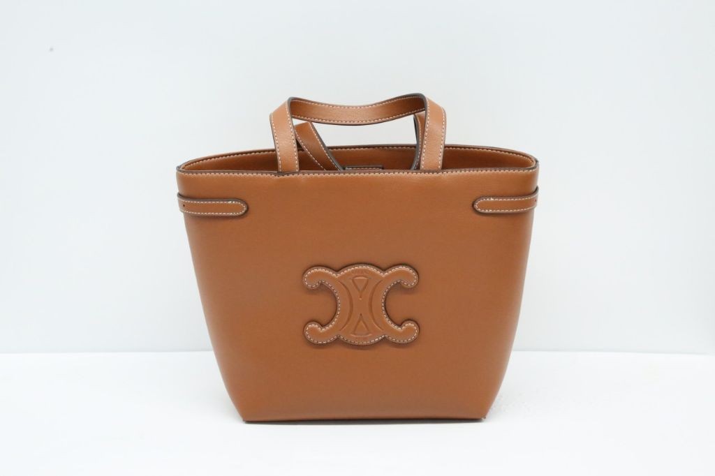 셀린느 프렌치 무드 소가죽 토트백