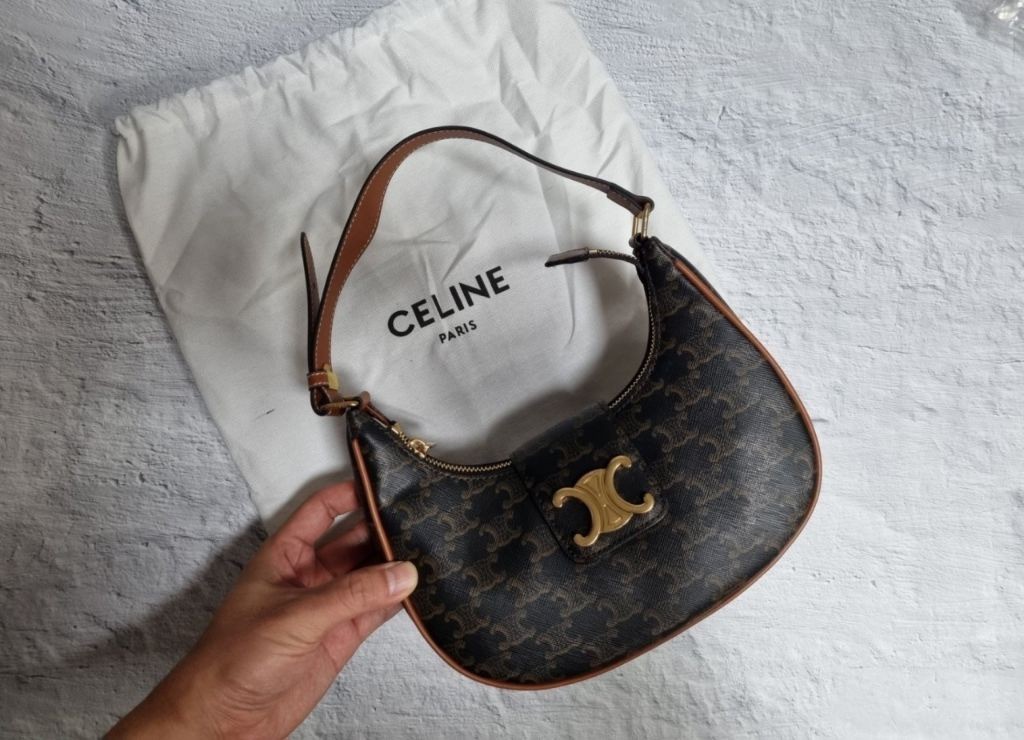 셀린느 트리옹프 탠 아바백