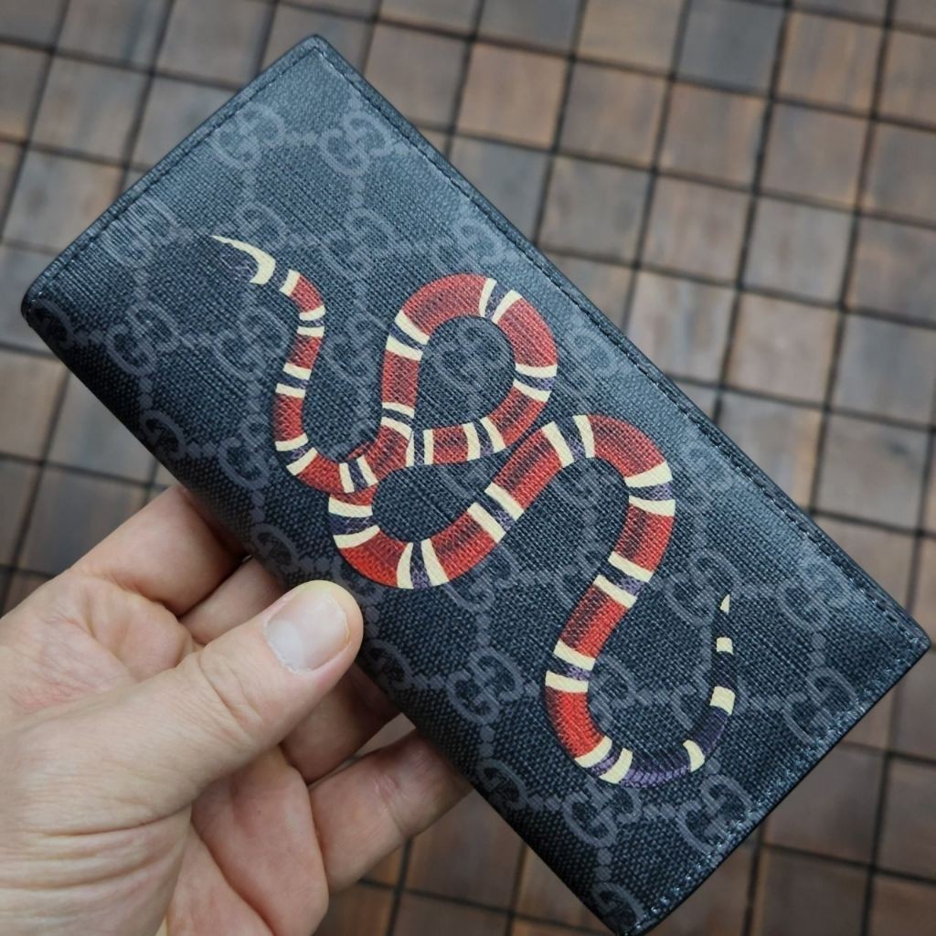 구찌 393 스네이크 장지갑 블랙