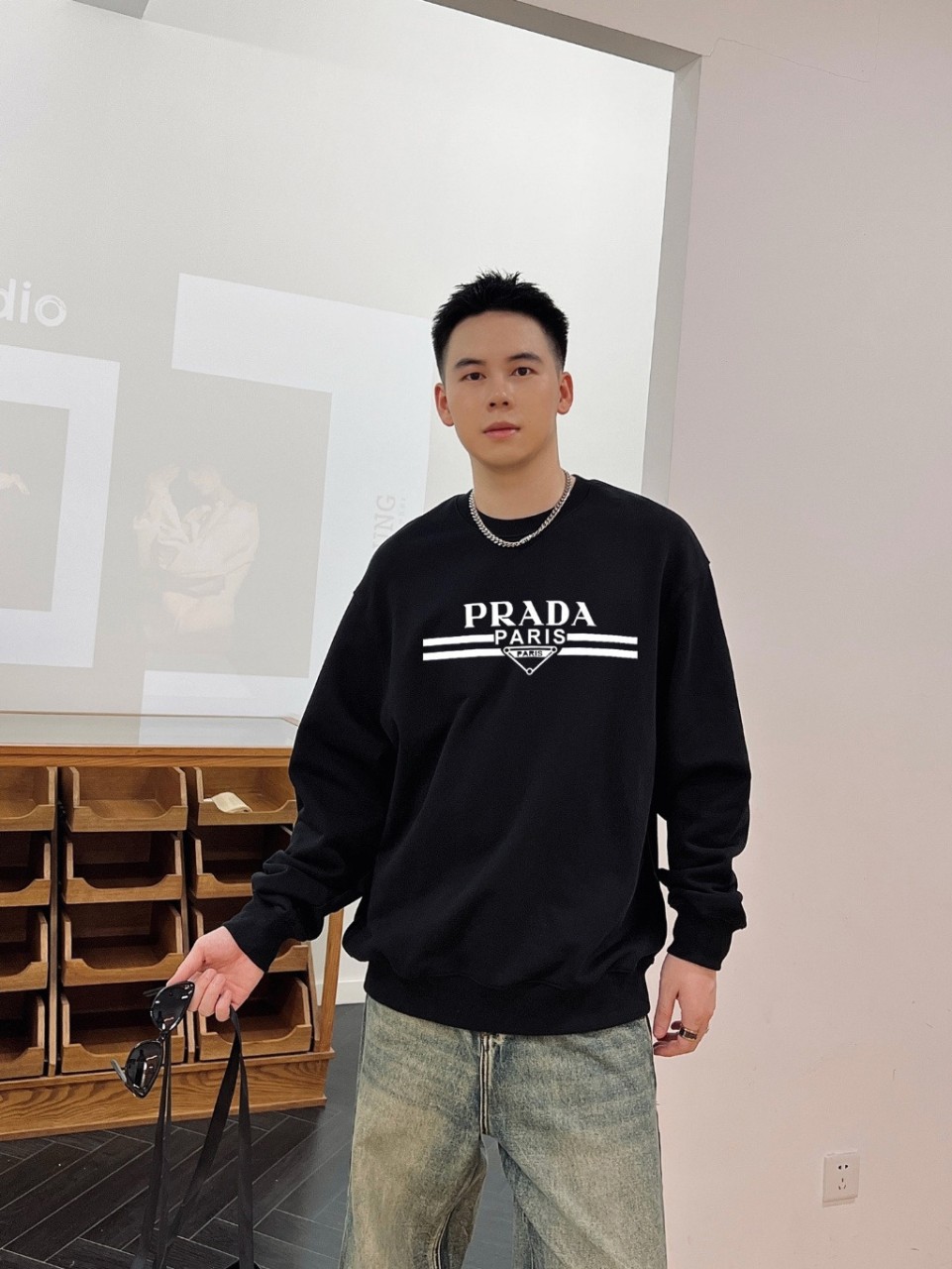 프라다 투라인 레터 로고 맨투맨