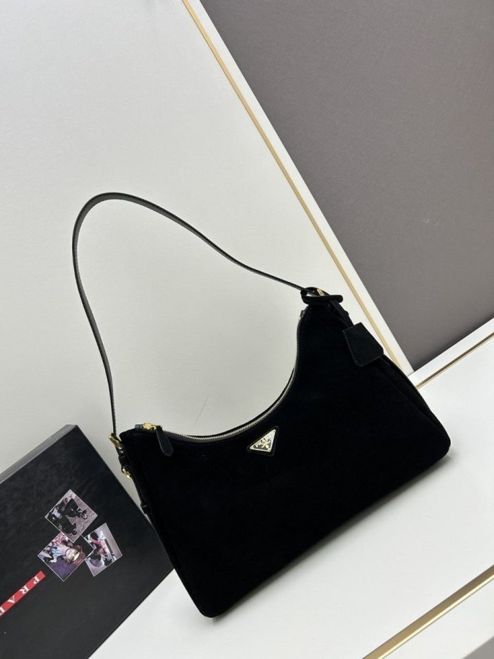 프라다 포코노 리나일론 호보백