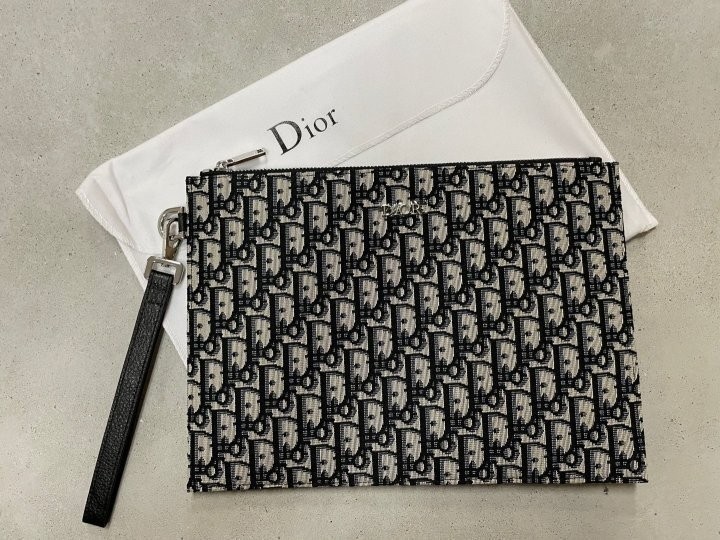 디올 오블리크 파우치 클러치백
