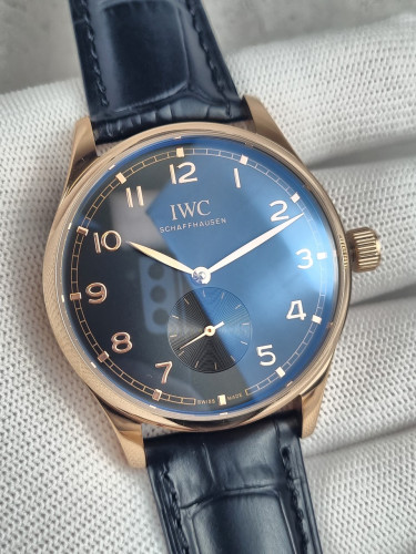 IWC 포르투기저 샤프하우젠 핸드와인드 블랙 다이얼 골드 시계