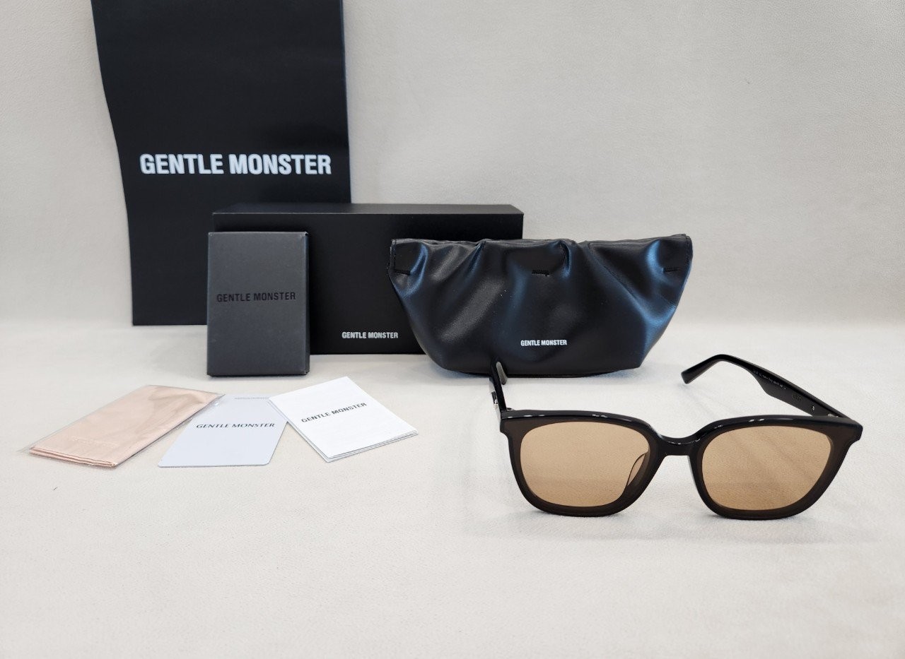 젠*틀몬스터 LILIT 릴리트 썬그라스 (브라운렌즈) 입고~