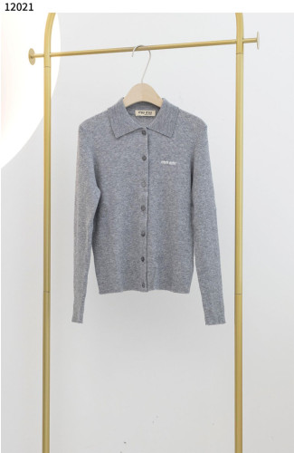 #미우미우 [MIU MIU] 캐시미어 가디건 그레이 신상입고💢 #상의 #니트 #12021