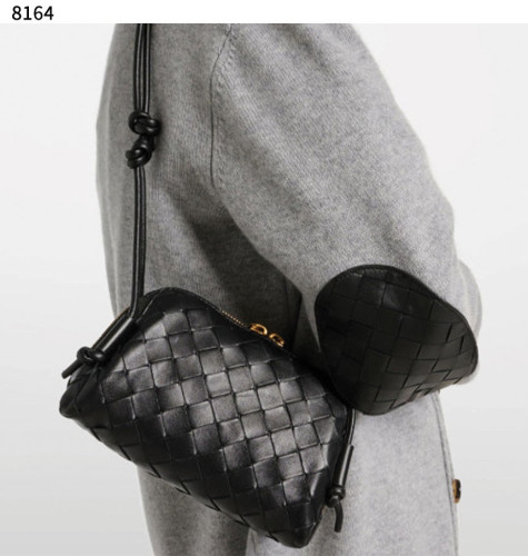 #보태가베네타 [BOTTEGA VENETA] 수입프리미엄급 인트레치아토 콘서트 파우치 신상 입고💢 #태그 #가방 #8164