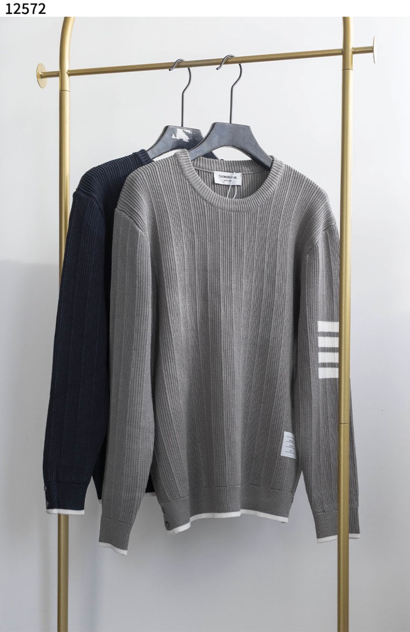 #톰브라운 [Thom Browne] 자가드 4선 크루넥 울 니트 스웨터 신상입고💢 #상의 #니트 #12572