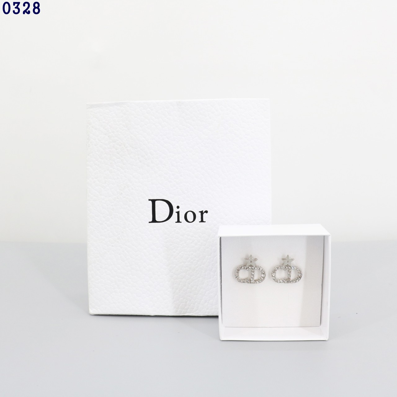 👹디올 CD로고 큐빅 별 귀걸이👹