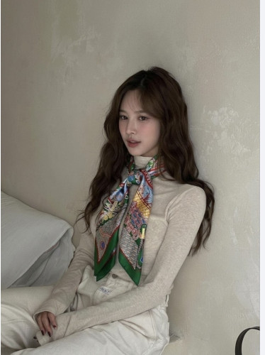 💕 에*** 이니셜 그린 스카프