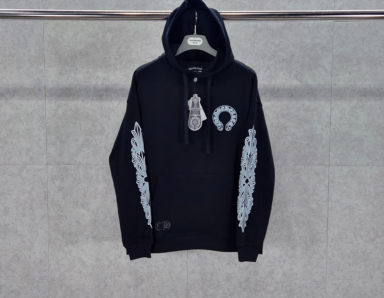 2025 크*** ChromeHearts 플로럴 홀스슈 후드티 입고~