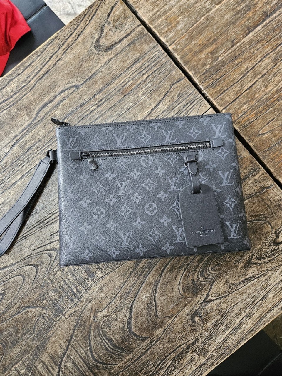 #루이비통 테이크오프 이클립스 파우치