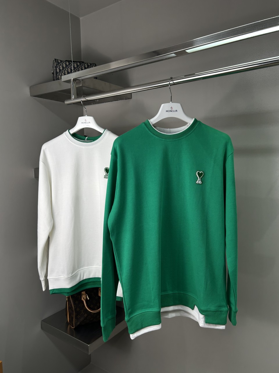 #아미 레이어드 하트로고 맨투맨