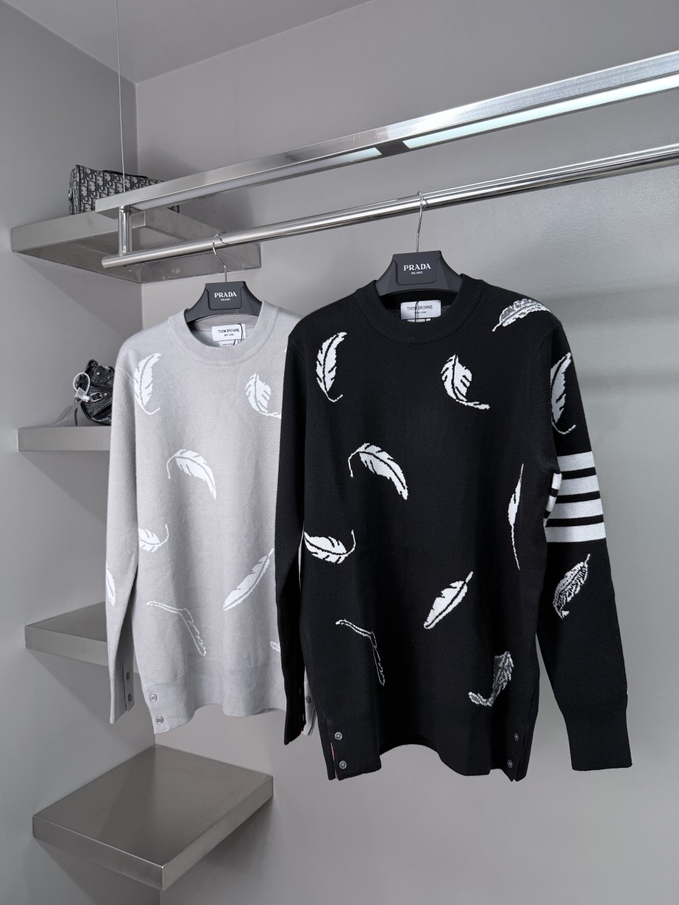 #톰브라운 페더 인타르시아 릴렉스 핏 크루넥 풀오버