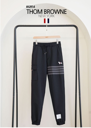🔆 [THOM BROWNE] 톰브라운 남성 배색 도그자수 4바 기모 포켓 조거 팬츠 🔆