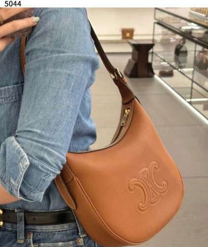 #셀린느 [CELINE] 수입프리미엄급 셀린느 엘로이즈백 브라운 신상 입고💢 #태그 #가방 #5044