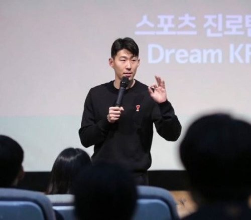 🍀 [AMI] 아미 수입고급 스몰 하트 로고 기모 맨투맨 🍀