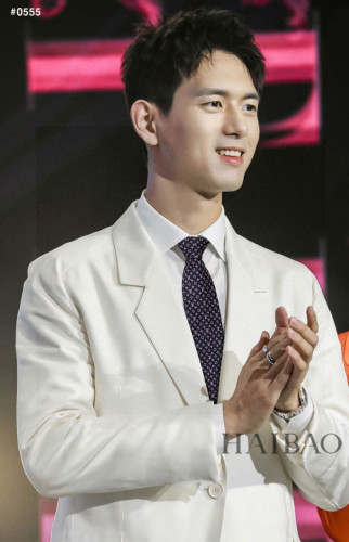 🍀 [LOUIS VUITTON] 루이비통 모노그램 멀티 컬러 넥타이 🍀