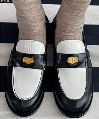 🍀 [MIUMIU] 미우미우 가죽 페니 로퍼 🍀