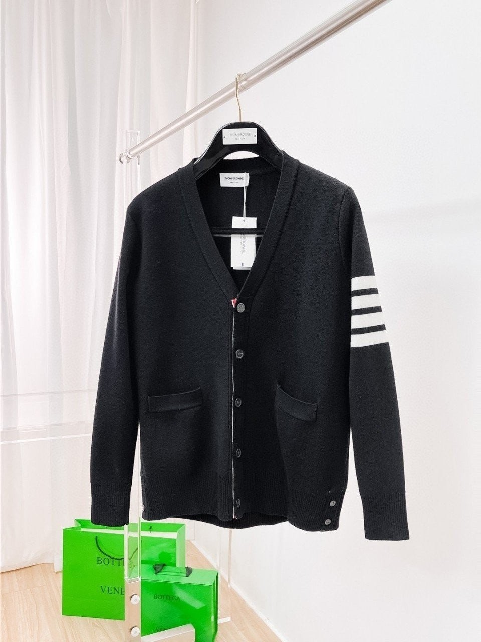 💕 톰* 시그니처 4선완장 가디건