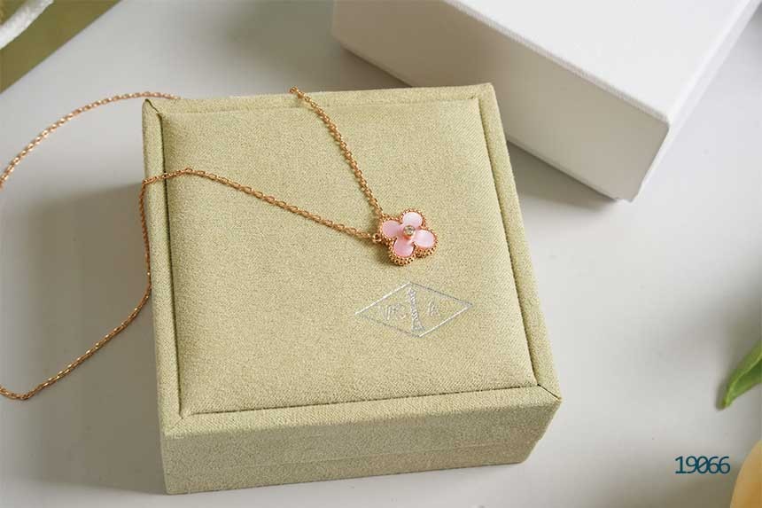 🔆 [Van Cleefs & Arpels] 반클리프&에펠 알함브라 빈티지 다이아 펜던트 네크리스 🔆