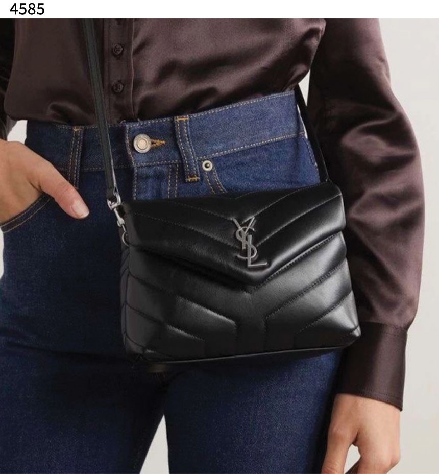 #입생로랑 [YSL] 수입프리미엄급 생로랑 Y 퀼트 처리된 가죽 소재의 루루 토이백 신상 입고💢 #태그 #가방 #4585