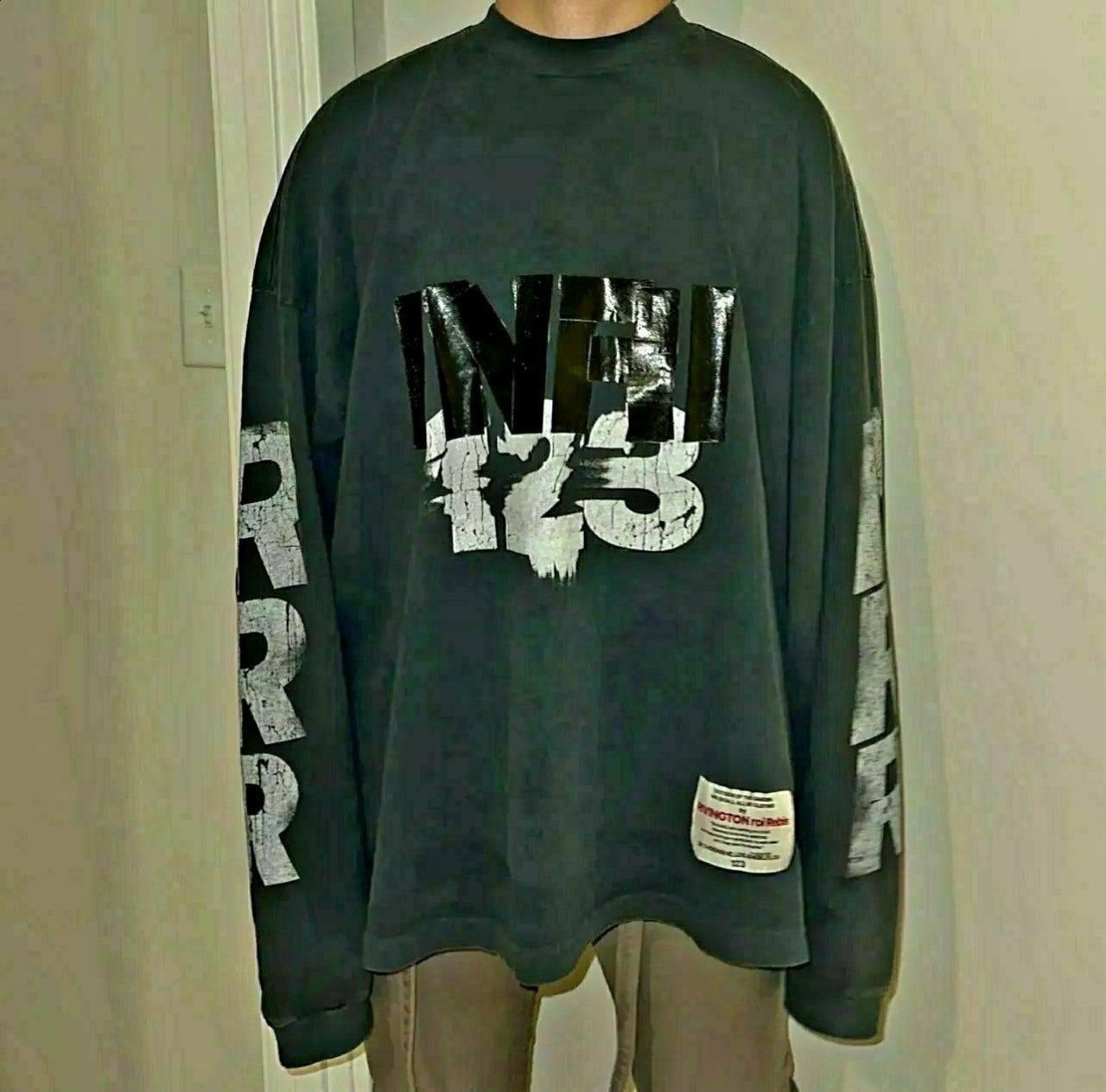 💕 피**** x 123 긴팔 워싱 티셔츠