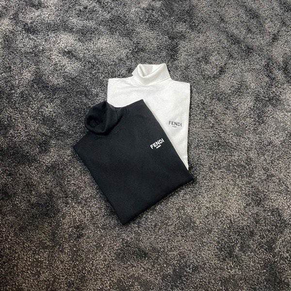 💕 펜* 로마자수 장식 터틀넥 니트