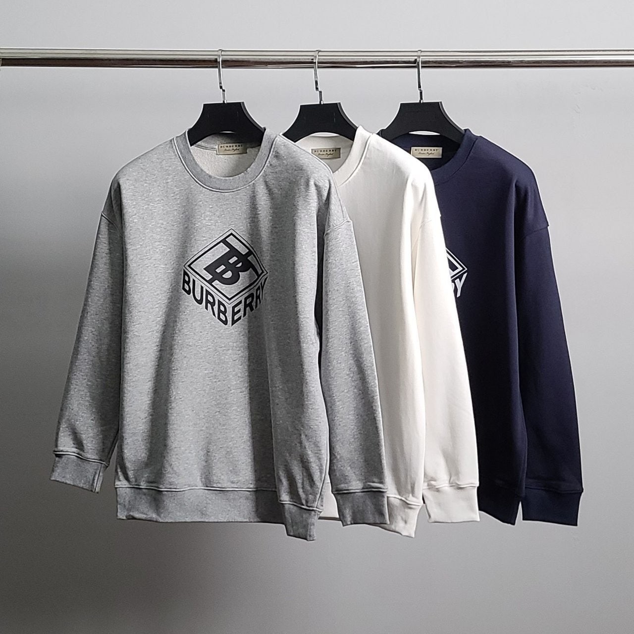 💕 버** 스퀘어 프린팅 코튼 맨투맨