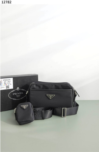 #프라다 [PRADA] 리나일론 및 사피아노 숄더백 신상입고💢 #가방 #12782