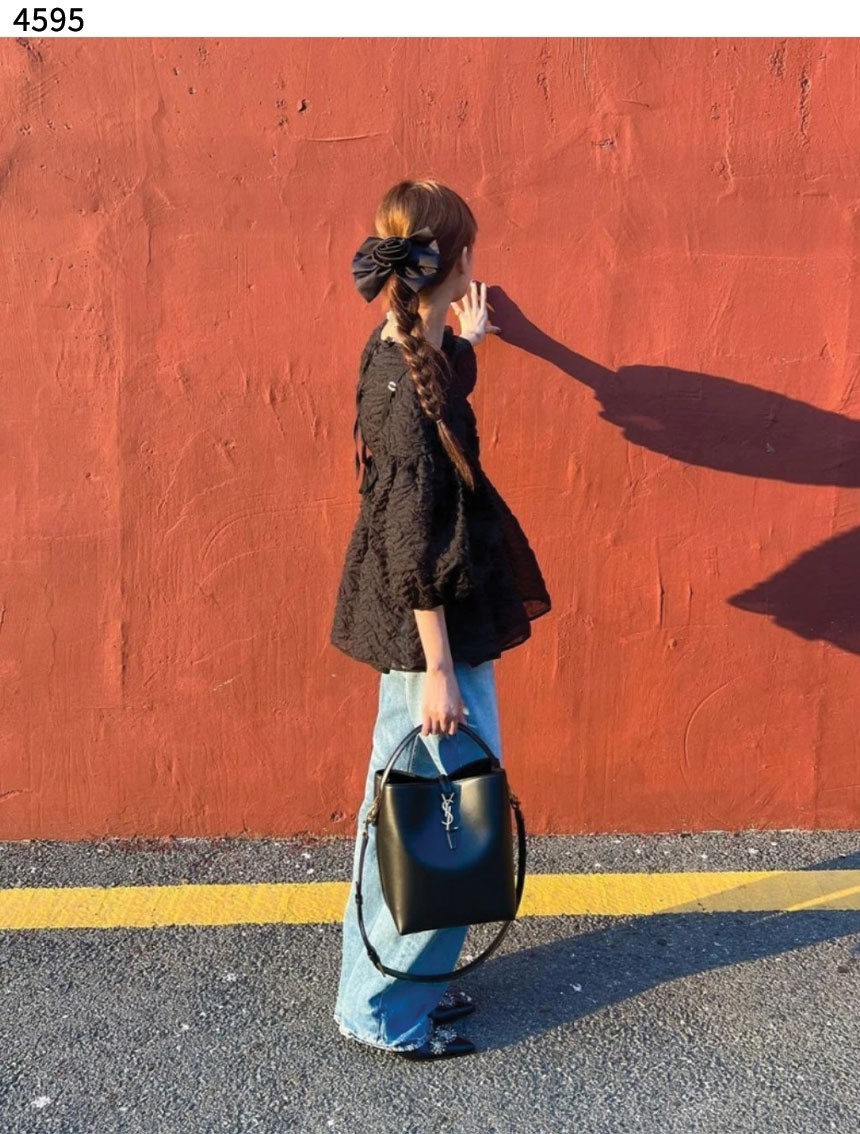 #입생로랑 [YSL] 수입프리미엄급 생로랑 유광 가죽 소재의 LE 37 라지 신상 입고💢 #태그 #가방 #4595
