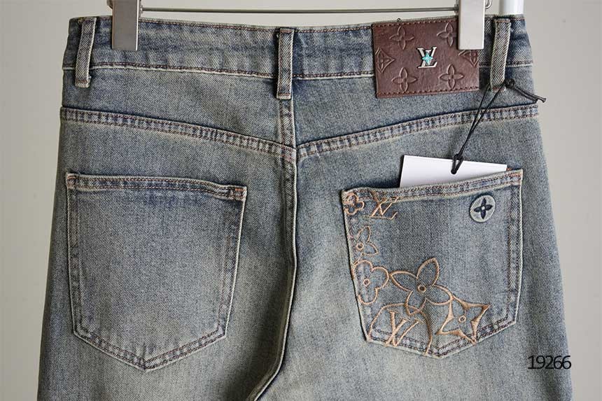🔆 [LOUIS VUITTON] 루이비통 레더패치 포켓 자수로고 워싱 데님진 🔆