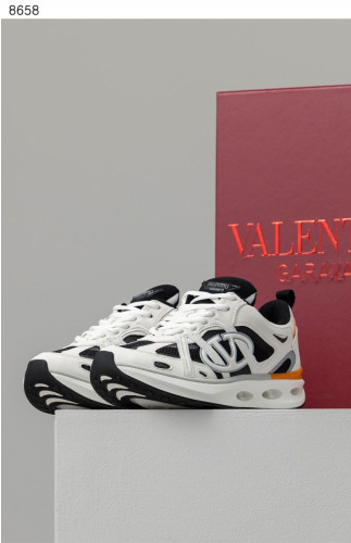 #발렌티노 [VALENTINO] 수입프리미엄급 VLOGO 이지조그 로우탑 스니커즈 신상 입고💢 #태그 #신발 #8658