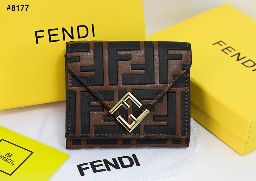 🍀 [FENDI] 팬디 FF 다이아몬드 트리폴드 반지갑 🍀
