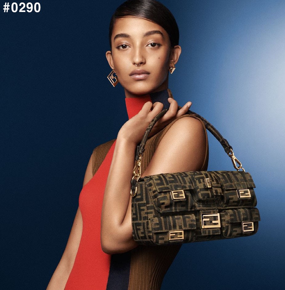 🍀 [FENDI] 팬디 멀티포켓 바게트 숄더백 🍀