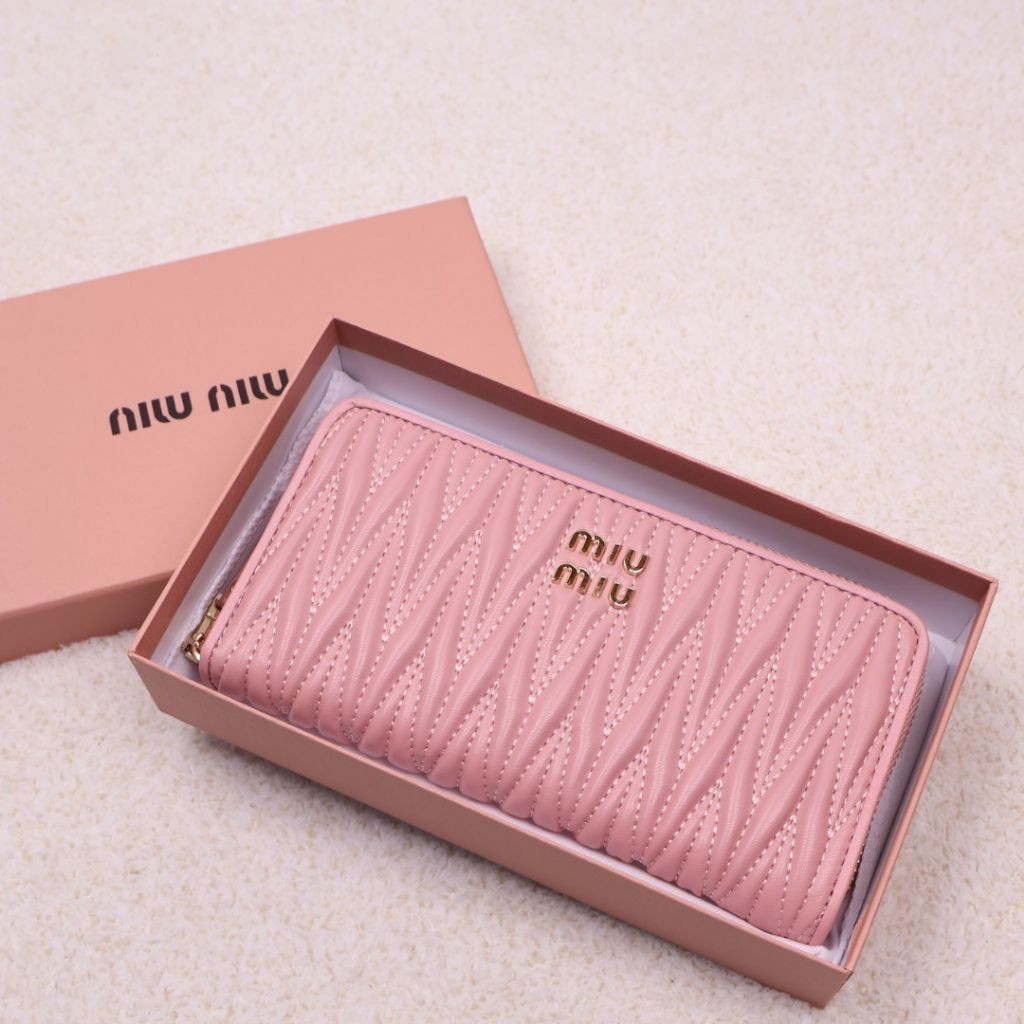 미우미우 7832 마테라쎄 나파 가죽 지퍼 어라운드 지퍼돌이 장지갑 핑크