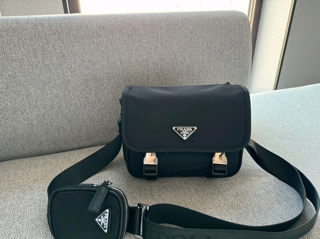 #N #프라다 사피아노 가죽숄더백
