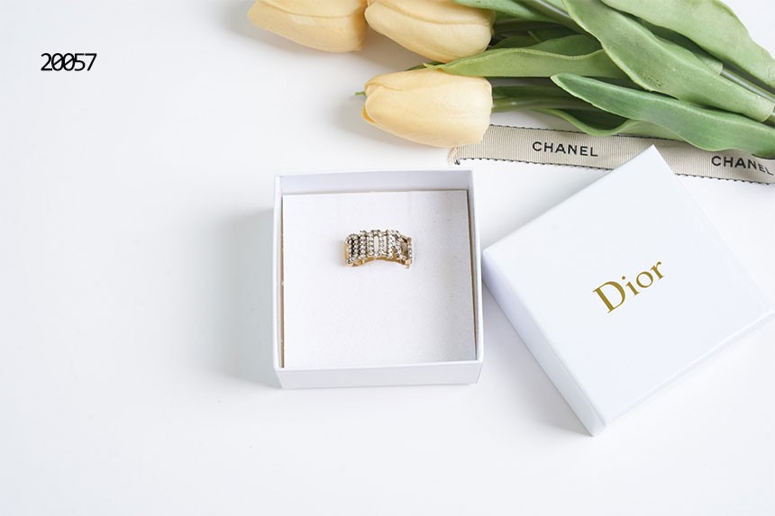 🔆 [DIOR] 디올 레터링 큐빅 골드 링 🔆