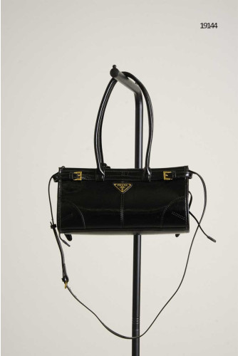 🔆 [PRADA] 프라다 미디움 가죽 핸드백 블랙🔆