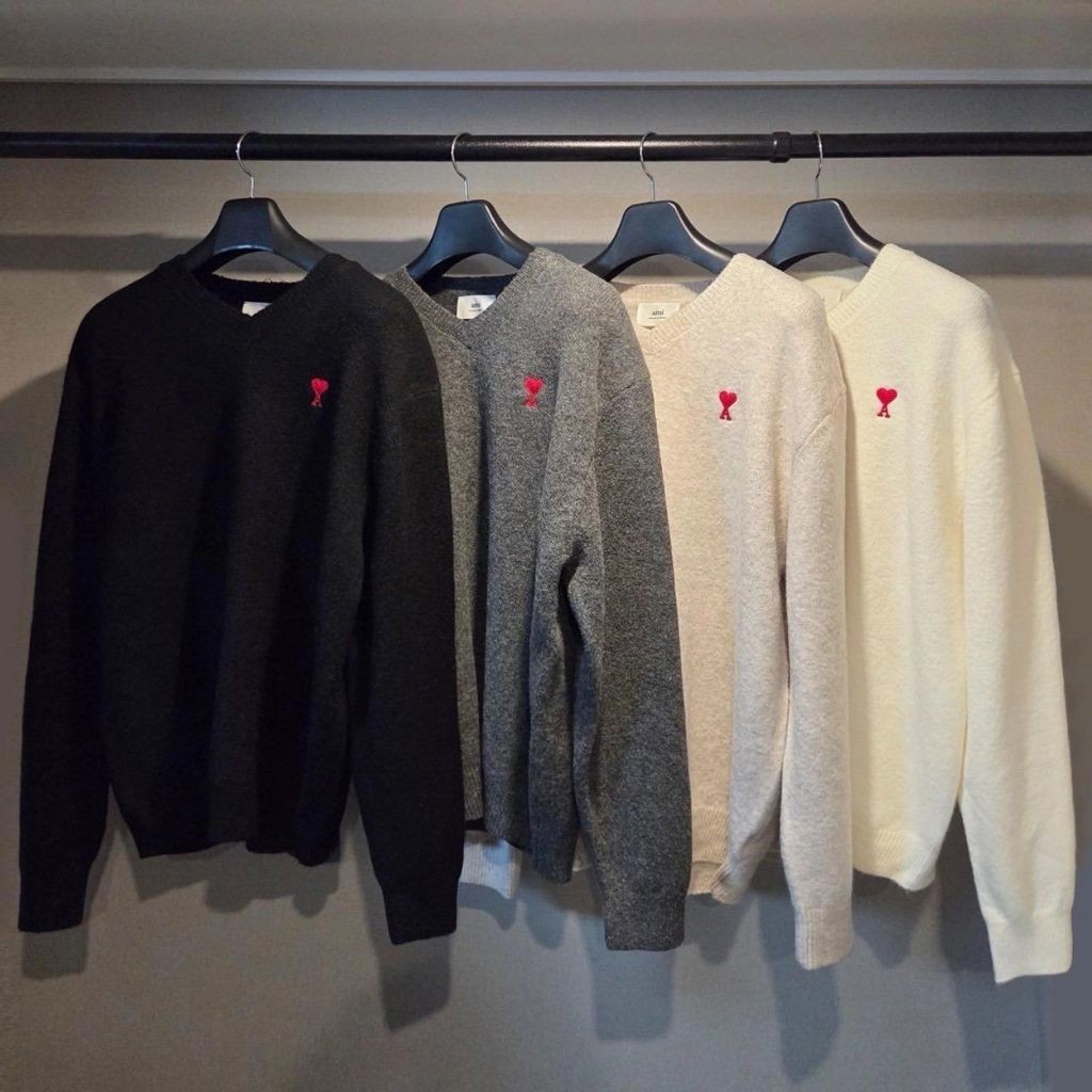 아미 드 꾀흐 엠브로이더리 V넥 울 스웨터 니트