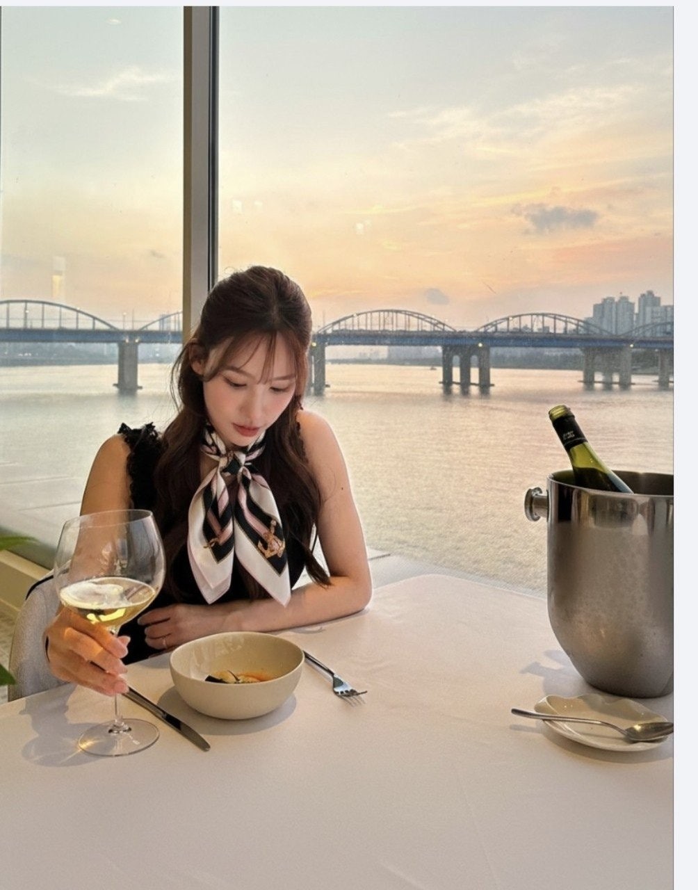 💕 루* 로이 모노그램 로고 스카프