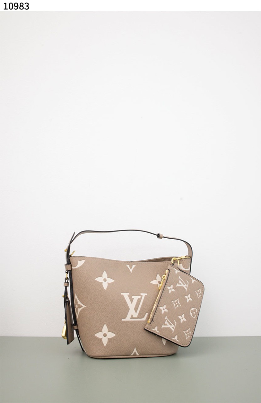 #루이비통 [Louis Vuitton] 루이비통 모노그램 올 인 BB 신상입고💢 #가방 #10983