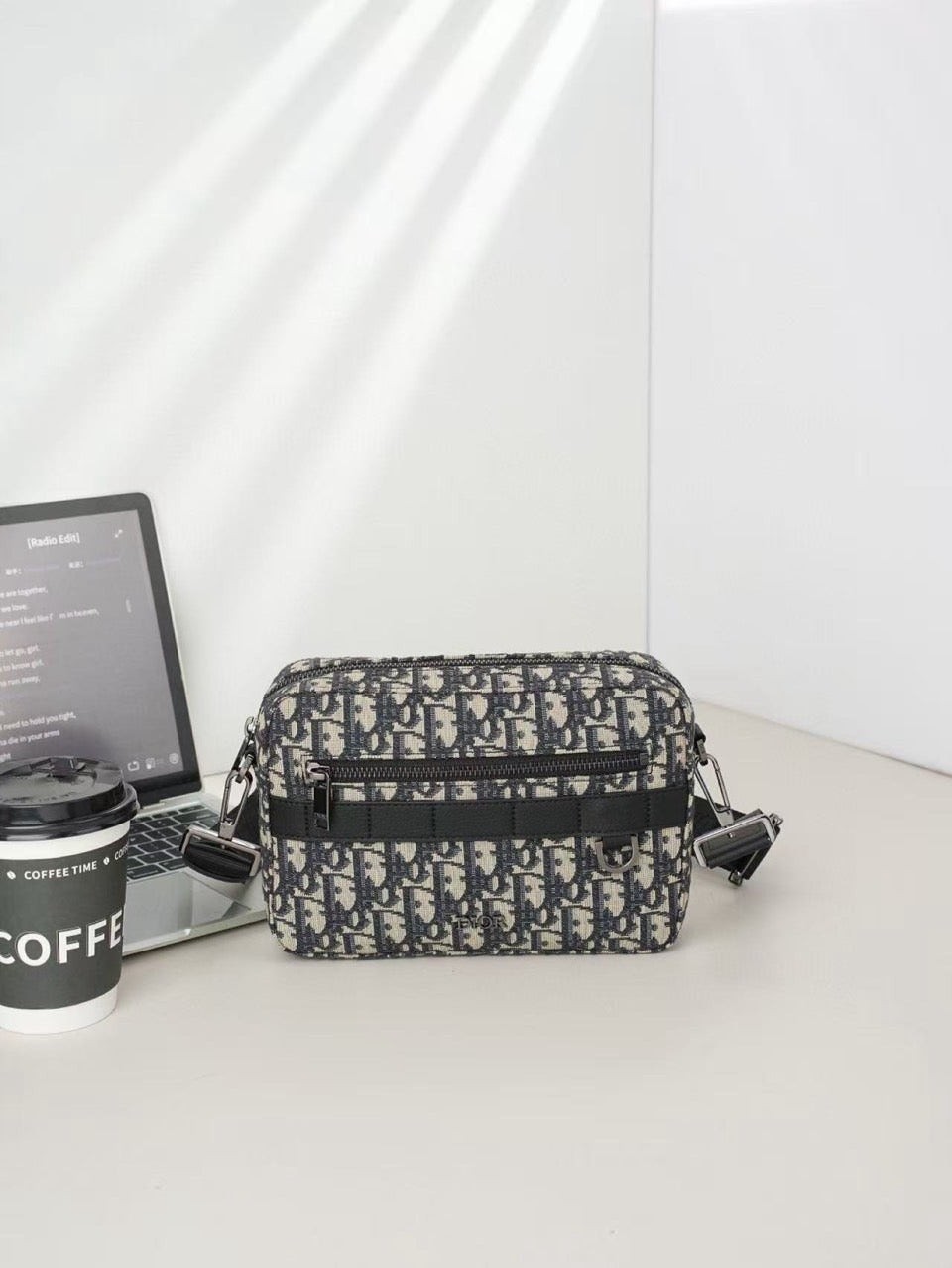 💕 디* 크로스백