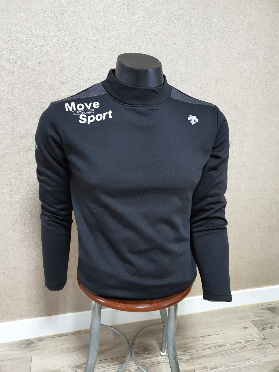 데상트 기모 반폴라 니트